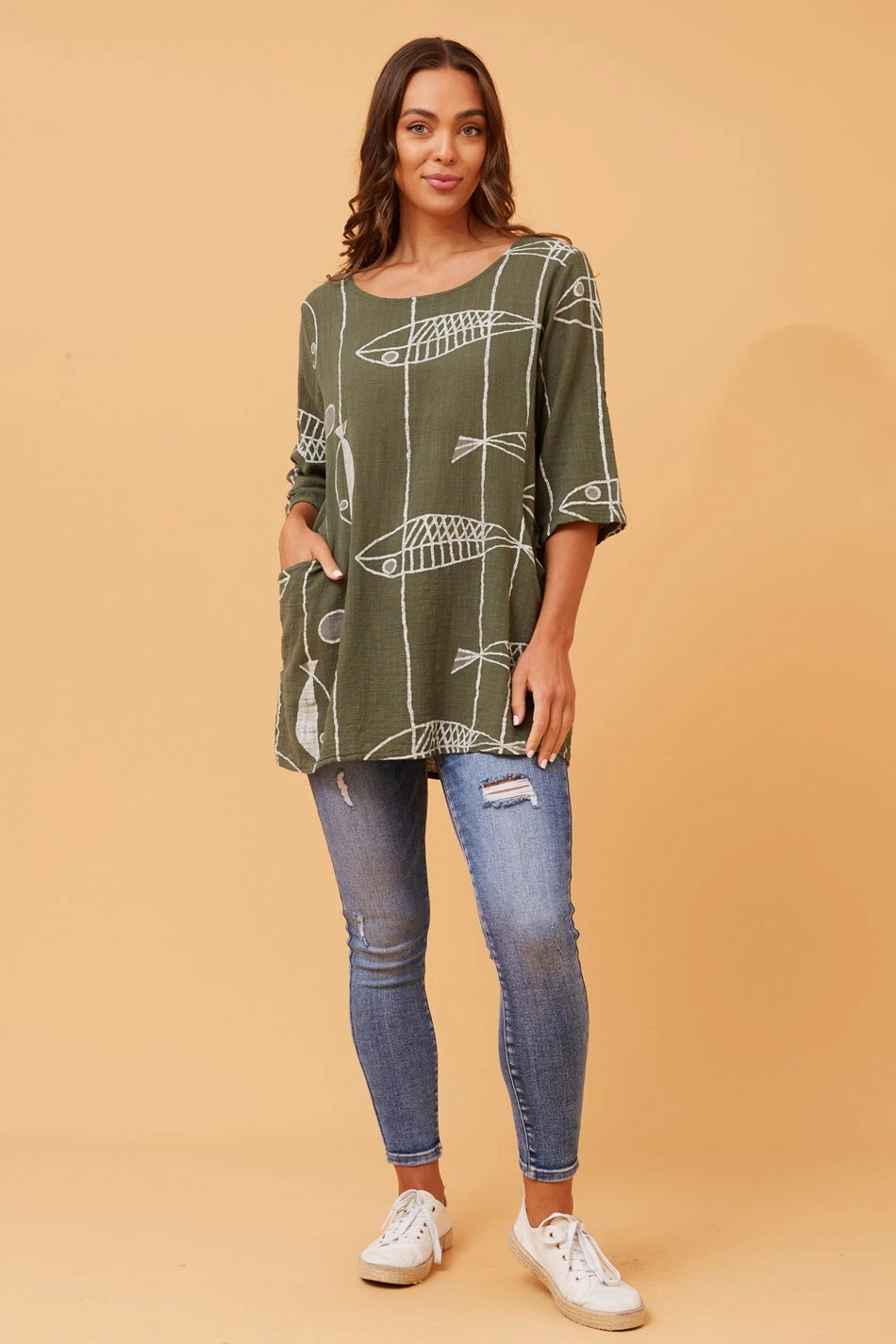 VALERIA FISH PRINT TOP - Image 9