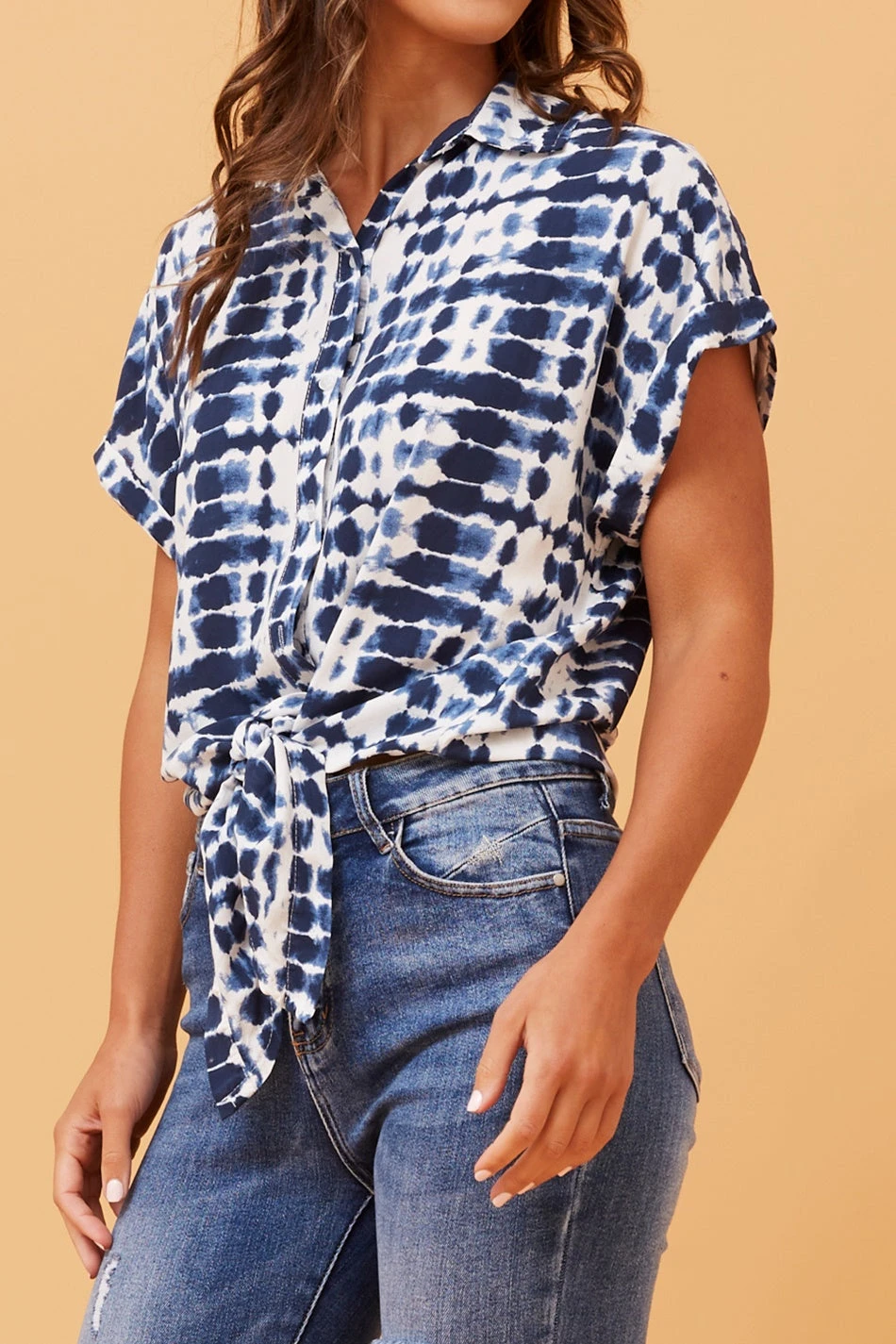 CASEY FRONT KNOT SHIRT - Image 5