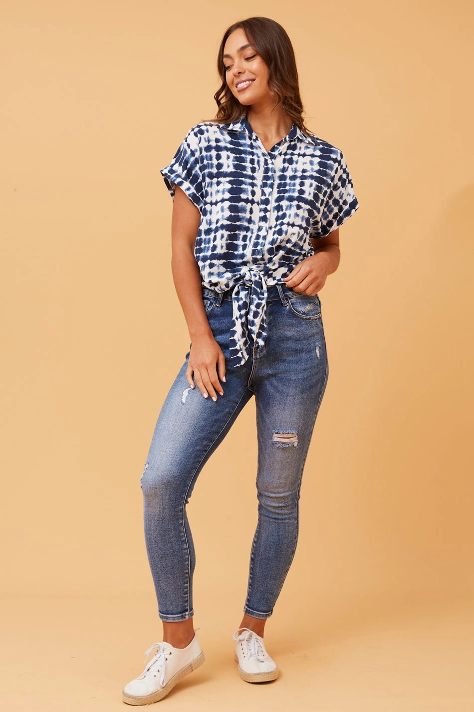 CASEY FRONT KNOT SHIRT - Image 2
