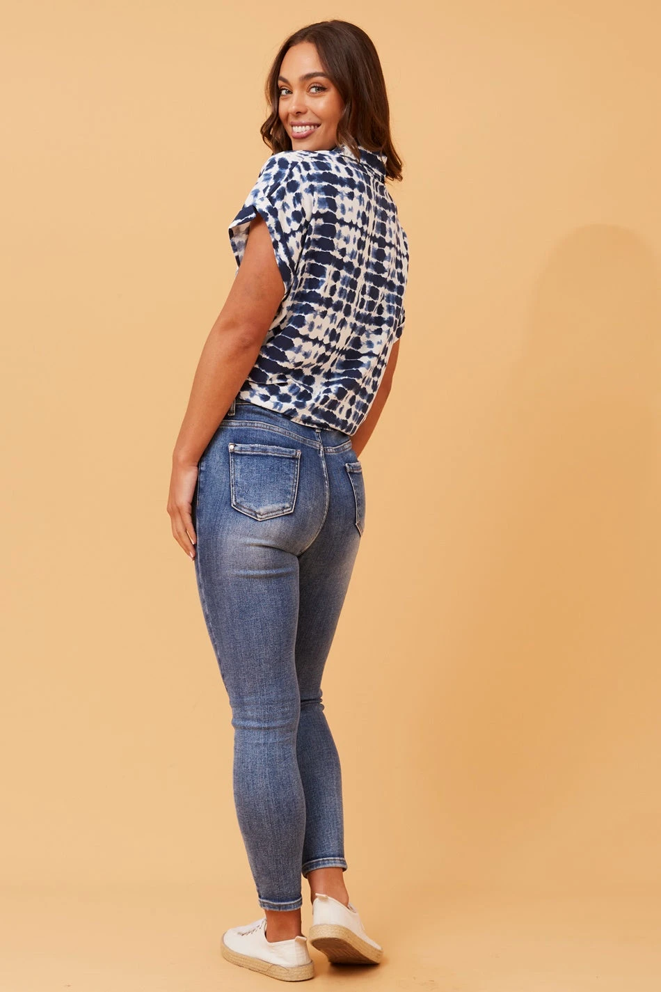 CASEY FRONT KNOT SHIRT - Image 6